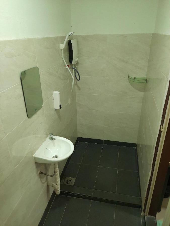 MN Ferringhi Inn Batu Ferringhi Esterno foto